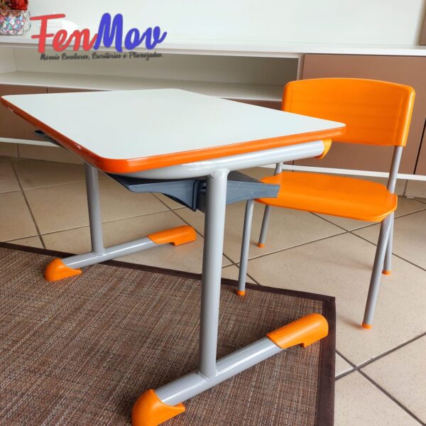 CADEIRA ESCOLAR FNDE INFANTIL - TAMPO EM MDF - FCJ001/A01